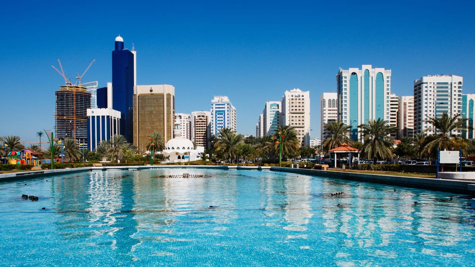 Abu-Dabi-UAE-grad-panorama-ponuda-aranzmani-2.jpg